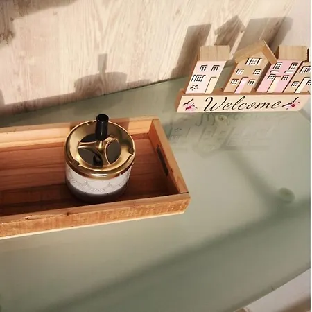 Charmantes Haus-im-haus Mit Eigenem Hauseingang شقة