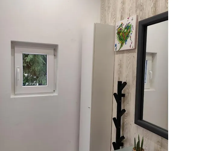 شقة Charmantes Haus-im-haus Mit Eigenem Hauseingang *