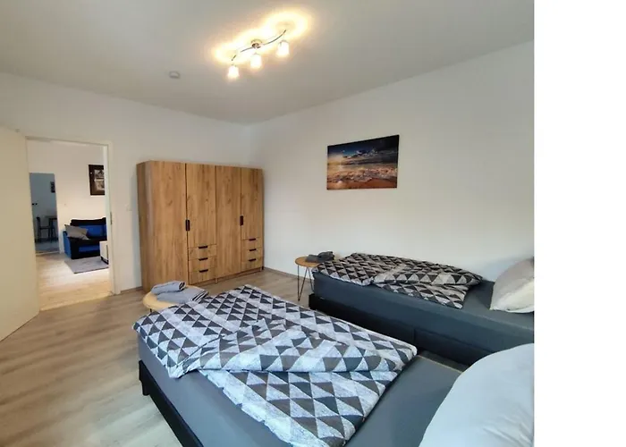 Charmantes Haus-im-haus Mit Eigenem Hauseingang شقة